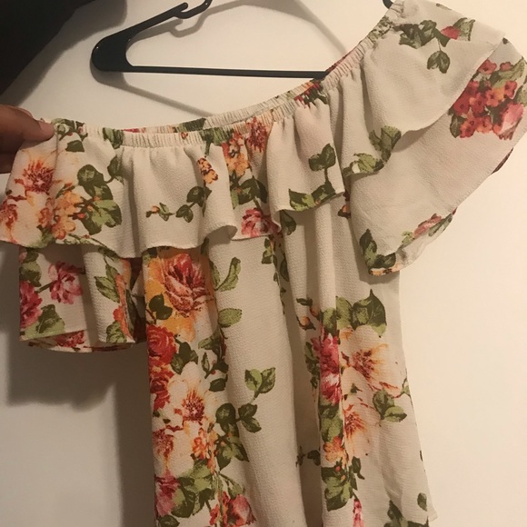 April Spirit Tops - Strapless Blouse April Spirit Tops - Strapless Blouse